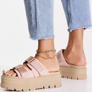 UGG Clem sandals in quartz suede size 9 EUC